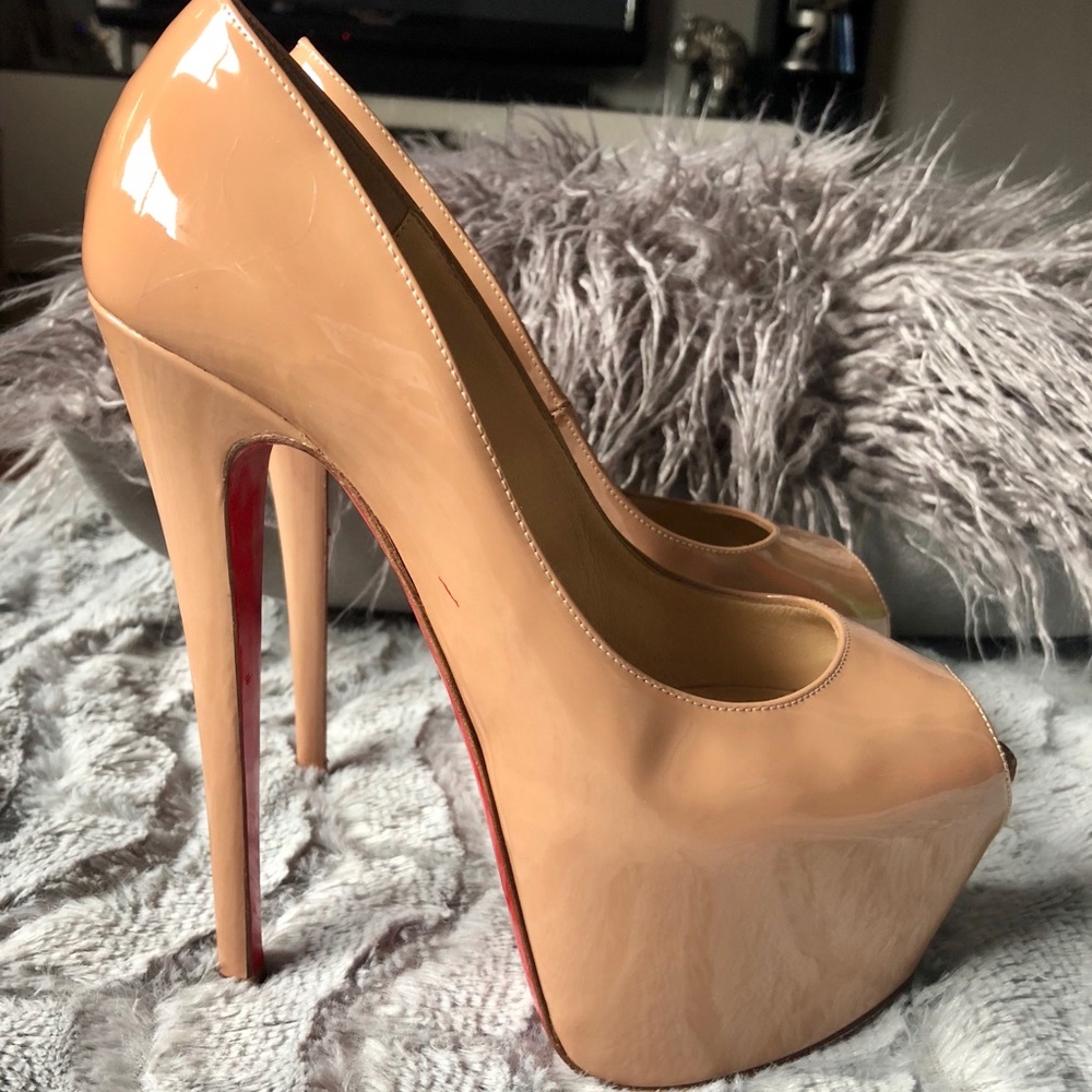 Authentic! Louboutin highness mint 160 pumps. 37.5